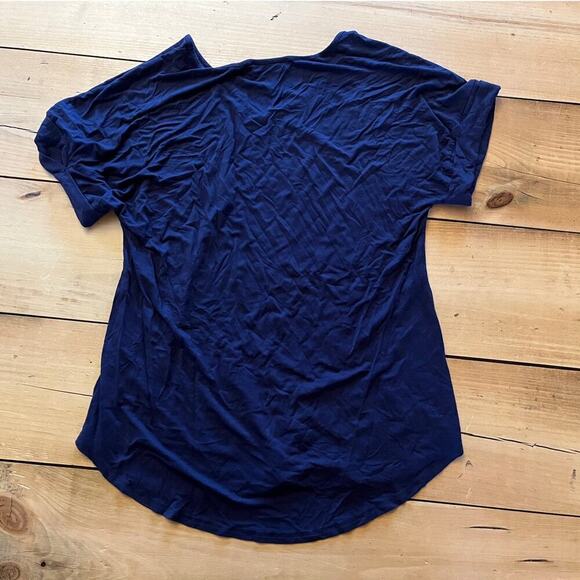 Zenana Women's Short Sleeve V-neck shirt/blouse. Rolled Sleeve. Size Small - Picture 2 of 5